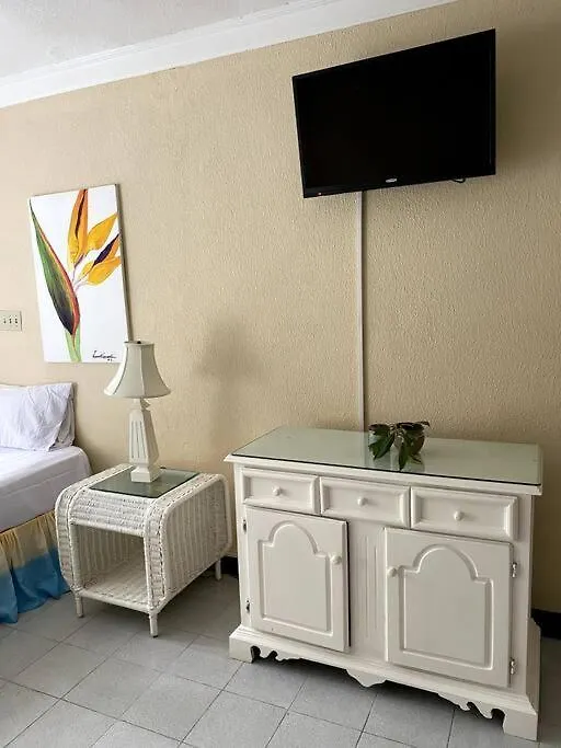 Lush Tropical Apartment Located In A 4-Star Resort 런어웨이베이