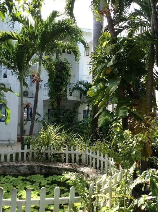 Lush Tropical Apartment Located In A 4-Star Resort Runaway Bay