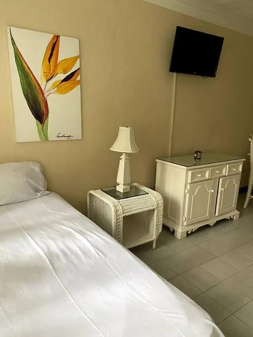 Lush Tropical Apartment Located In A 4-Star Resort Runaway Bay 0*,  Jamaica